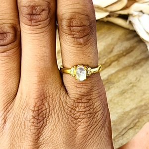 Bague en laiton plaqué or 18 carats pour femme, design tendance, minimaliste, avec pierre de lune, style bohème, solitaire délicat, bagues célestes, vente en gros/OEM - Product Image 6