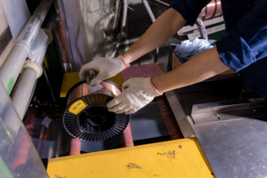 Alambres de Soldadura MIG KIMTIN ER70S-6 de Acero Dulce Recubierto de Cobre, 0.6-1.4mm, Arco Estable, Alta Fluidez, 0% Flujo, ISO9001, 1 Año de Garantía - Product Image 5