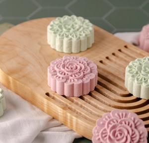 Plateau ovale bohème en bois d'érable poli, arc-en-ciel, pour décoration intérieure, plateau de service, planche à charcuterie, photographie de produits - Product Image 2