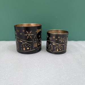 ชุดเชิงเทียนเหล็กดีไซน์งานฝีมือ 2 ชิ้น พร้อมลวดลายสลัก สำหรับตกแต่งบ้าน - Product Image 3