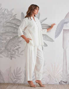 ชุดเซ็ตผ้าฝ้ายสีขาวล้วน แบบลำลอง เหมาะสำหรับฤดูร้อน ชุดสองชิ้นสำหรับผู้หญิง - Product Image 1