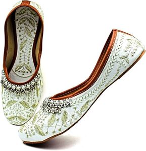 Khussa Traditionnel Blanc Sur Mesure pour Femme, Idéal pour Fêtes, Mariages, Mehndi, Jutti Punjabi avec Imprimé Pierres, Tendance et Respirant - Product Image 5