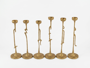 Candelabros de Metal Texturizado de Estilo Nórdico, Hechos a Mano, con Forma Orgánica, Acabado Dorado Vintage, Portavelas Cónicos - Product Image 4