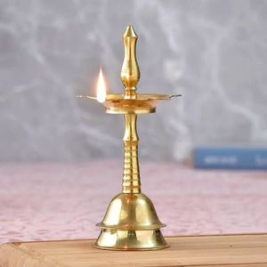 Lámpara de aceite de latón premium Diya para decoración de festivales Pooja, centro de mesa para el hogar, Deepak tradicional, fabricante mayorista de la India - Product Image 1