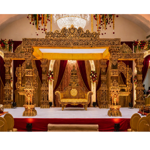 Grand Mandap de Mariage pour Lieux de Cérémonie au Sud de l'Inde, Décor Amovible en Fibre Dorée Antique, Thème Balaji, Style Temple avec Piliers Sculptés - Product Image 3