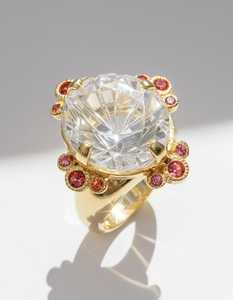 Bague Statement en Topaze Blanche Rare, Conçue pour une Élégance Audacieuse et Rayonnante, Brillance Cristalline et Apparence Intemporelle - Product Image 3