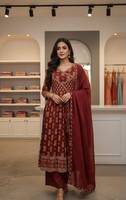 Robe Anarkali ethnique florale brodée pour femme avec dupatta, col en V, coupe trapèze, taille naturelle, ourlet évasé, tenue de soirée indienne