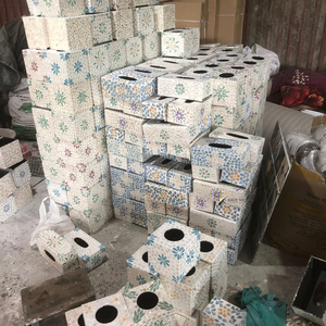 Caja de pañuelos de estilo floral con incrustaciones de nácar, calidad OEM ODM, material sostenible, origen Vietnam, para decoración del hogar. - Product Image 5