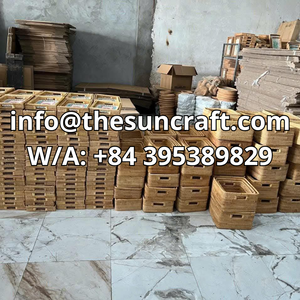 Plateau en rotin tissé artisanal avec base en bois, planche de service pour charcuterie et plateau à fromages, décoration de cuisine écologique - Product Image 4