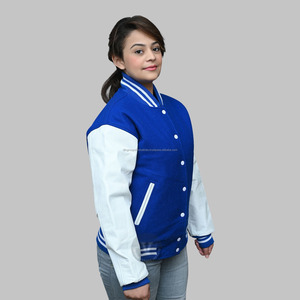 Chaqueta universitaria de cuero auténtico con letras de lana personalizada azul con parches de logotipos bordados de Color blanco y chaquetas con etiquetas - Product Image 2