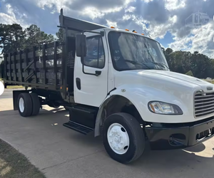 Camión de plataforma basculante Freightliner M2-106 usado, listo para exportación, año 2015, en venta - Product Image 2