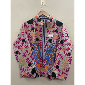 Veste brodée kantha 100% coton faite à la main pour femmes, modèle unique, manches longues, motif floral, style bohème printanier - Product Image 2