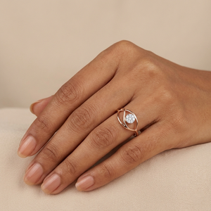 Impresionante Anillo de Oro Rosa con Diamante Natural de 0.08 Quilates, Corte Brillante Redondo, Claridad VS SI, Certificado IGI, para una Elegancia Atemporal - Product Image 1