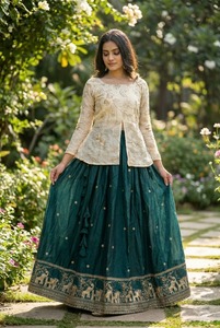 Lehenga de diseñador con bordado Zari completamente cosido y conjunto de blusa con bordado completamente cosido - Product Image 5