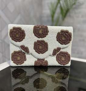 Pochette avec broderie et perles – motif géométrique, fermeture éclair résistante, sac à main de soirée - Product Image 3