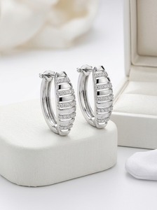 Boucles d'oreilles en or blanc avec diamants ronds taille brillant, unisexe, luxe, pour usage quotidien, couleur D, diamants de laboratoire, or massif 9 carats, certifiées AIGS - Product Image 4