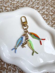 Porte-clés élégant fait main avec broderie perlée, motifs traditionnels et artisanat décoratif de qualité supérieure - Product Image 3