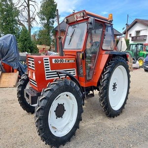 Tracteur puissant conçu pour une productivité maximale sur le terrain, avec une ingénierie de pointe qui garantit un fonctionnement fluide. - Product Image 5