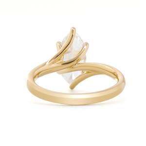 Anillo de Compromiso con Diamante Cultivado en Laboratorio de 1.5CT, Corte Marquesa, Oro Amarillo de 14K, Seis Puntas, Estilo Art Nouveau, Inspirado en la Naturaleza - Product Image 4
