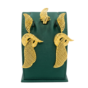 Naykk Creations - Juego de Collar, Pendientes y Anillo de 3 Piezas con Diseño de Hoja de Filigrana de Cobre y Latón Chapado en Oro de 24K Hecho a Mano para Mujer - Product Image 1