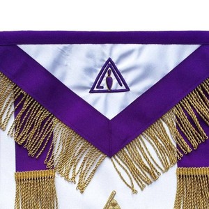 Delantal Masónico Ceremonial de la Ilustre Cámara Maestra, Bordado a Mano en Morado con Flecos y Borlas, Regalia Masónica - Product Image 3