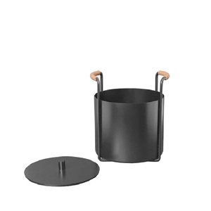 Panier à bois de chauffage le plus vendu en fer avec revêtement en poudre galvanisé noir, seau à charbon avec poignée, taille, forme et couleur personnalisables - Product Image 1