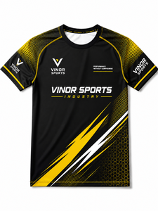 เสื้อว่ายน้ำวินอร์ สปอร์ตส์ สีแดง แขนสั้น พิมพ์ลายแบบซับลิเมชั่น เป็นมิตรกับสิ่งแวดล้อม ป้องกันแบคทีเรีย ผ้ายืดสแปนเด็กซ์ แห้งเร็ว สำหรับผู้ใหญ่ ทั้งชายและหญิง - Product Image 4