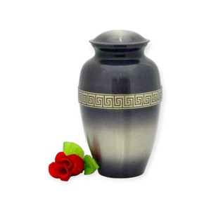 Urna Funeraria Negra y Dorada Ornamentada con Grabado Floral Detallado, Diseño Conmemorativo de Lujo Tradicional - Product Image 6