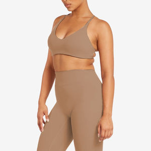 Ensemble de yoga 2 pièces pour femmes, sans couture, vêtements de fitness et de gymnastique, avec short assorti, ensemble d'entraînement - Product Image 1