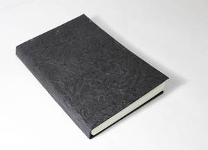 Carnet de notes en cuir avec papier recyclé fait main en coton et couverture rigide sans acide en bois, personnalisable - Product Image 2