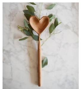 Cuchara de servir india de madera tallada a mano con forma de corazón en varios tamaños y diseños de blossom crafts india - Product Image 3
