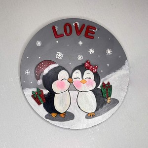 Adorno de Pared de Pingüino Invernal Pintado a Mano en MDF - Arte Decorativo al por Mayor - Product Image 1