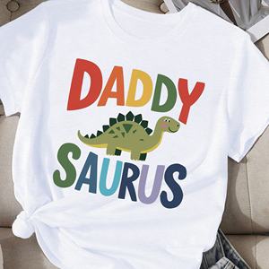 Camiseta cómoda para mujer con ilustración de DADDY SAURUS - Product Image 2