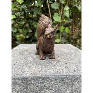 Suministros de Jardín, Escultura de Ardilla de Metal Hecha a Mano, Acabado Bronce, Adorno Decorativo de Ardilla para Mesa o Mostrador - Product Image 1