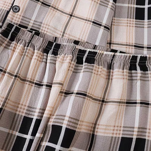 Nuevo y elegante conjunto de pijama a cuadros de manga larga con un ajuste holgado y cómodo, adecuado para usar en casa o como traje de noche. - Product Image 6