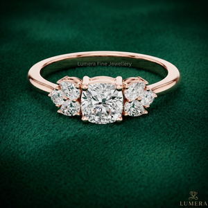 Anillo de Diamantes de Corte Cojín con Certificado IGI de Lujo en Oro Rosa de 9K, 10K, 14K y 18K, Anillo de Compromiso de Tres Piedras - Product Image 1