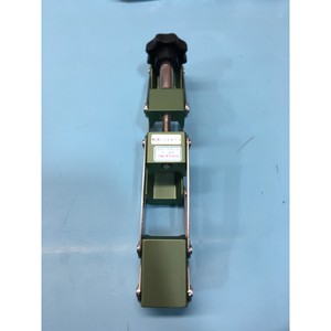 2 Pinces industrielles Toso T-80, Foreline, Pipe - Équipements et pièces semi-conductrices de renommée mondiale - Product Image 1
