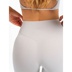 Conjunto Deportivo de 2 Piezas para Mujer, Diseño Exclusivo OEM, Leggings con Cintura Cruzada y Bra, Nuevo Conjunto Transpirable para Yoga y Ejercicio - Product Image 3