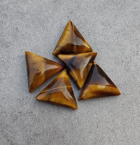 พลอยไทเกอร์อายทรงสามเหลี่ยมแบบคาโบชอง คุณภาพดี ขนาดมาตรฐาน สำหรับทำเครื่องประดับ - Product Image 2