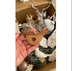 Ornement de Noël en bois écologique pour oiseaux, décoration rustique découpée au laser à suspendre à l'arbre, en forme de cœur, en bois naturel, pour les fêtes - Product Image 4