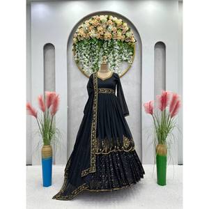 Vestido de fiesta africano y Dupatta con hilo y trabajo de secuencia - Product Image 3