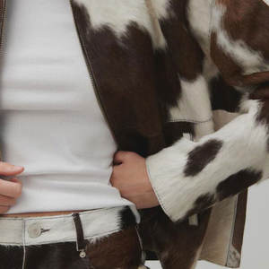 Chaqueta de Cuero Vacuno Premium con Pelo, Acabado Natural, Material Suave y Cómodo, Prenda Exterior Duradera y Elegante, Ideal para Todas las Estaciones - Product Image 5