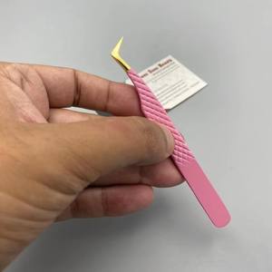 Pinzas para Pestañas Color Rosa Bebé con Punta Dorada, Acero Inoxidable Japonés Tipo L, Agarre de Diamante para Volumen Ruso, Pinzas para Extensión de Pestañas - Product Image 1