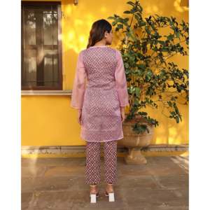 Combinaison Kurta en organza rose pâle taille XS, tissu en mousseline - Product Image 3