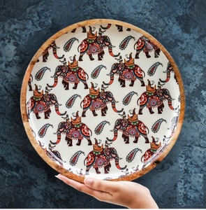 Plato de madera con diseño moderno y estampado en esmalte, bandeja de madera, bandeja de esmalte, plato estampado a un precio muy atractivo. - Product Image 4