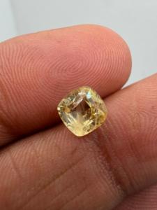 Zafiro Amarillo Natural de 6.5mm, 1.72ct, Corte Cojín, Facetado, Ceylon, Lote para Fabricación de Joyería Personalizada, Servicio de Molde/Muestra Personalizado - Product Image 4