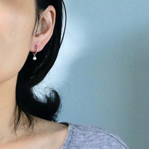 Pendientes de Aro Huggie con Diamantes Cultivados en Laboratorio y Bisel de Oro Sólido de 14K Chapado en Oro, Joyería Minimalista y Elegante para Fiesta, Regalo para Mujer - Product Image 6