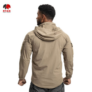 แจ็คเก็ตซอฟต์เชลล์ดีไซน์พิเศษสำหรับผู้ชาย ยี่ห้อ Ryan Pro Gear แบบซิป พร้อมโลโก้สั่งทำพิเศษ ทรงปกติ - Product Image 2