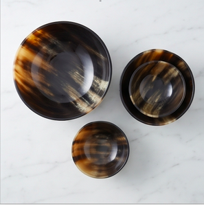 Cuenco de Cuerno Tradicional Auténtico, Pieza Decorativa de Cuerno Pulido Hecha a Mano, Ideal para Comedor, Decoración del Hogar y Estilo Interior - Product Image 1