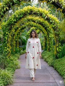 Conjunto Étnico Personalizado OEM para Mujer - Kurta y Pantalón de Algodón Transpirable con Estampado, Secado Rápido, Protección Solar - Venta al por Mayor India - Product Image 3